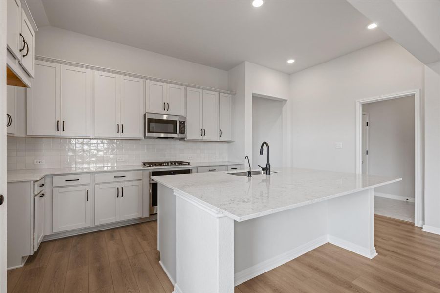 Representative images and renderings are for illustrative purposes. Actual structural options and design finishes of home may vary.