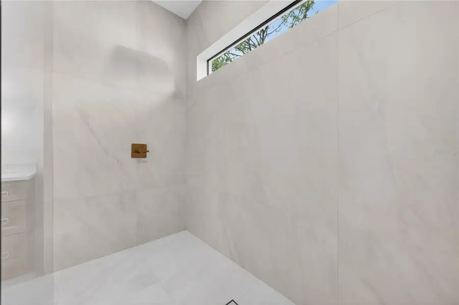 Spacious, unfurnished interior of a new home in , North Port (Image 64).