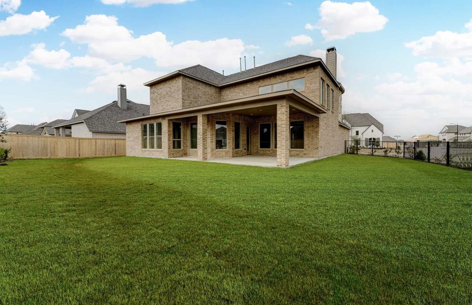 Representative exterior details of a home built from the 3799 by Ravenna Homes in Artavia 70′, Conroe (Image 26).