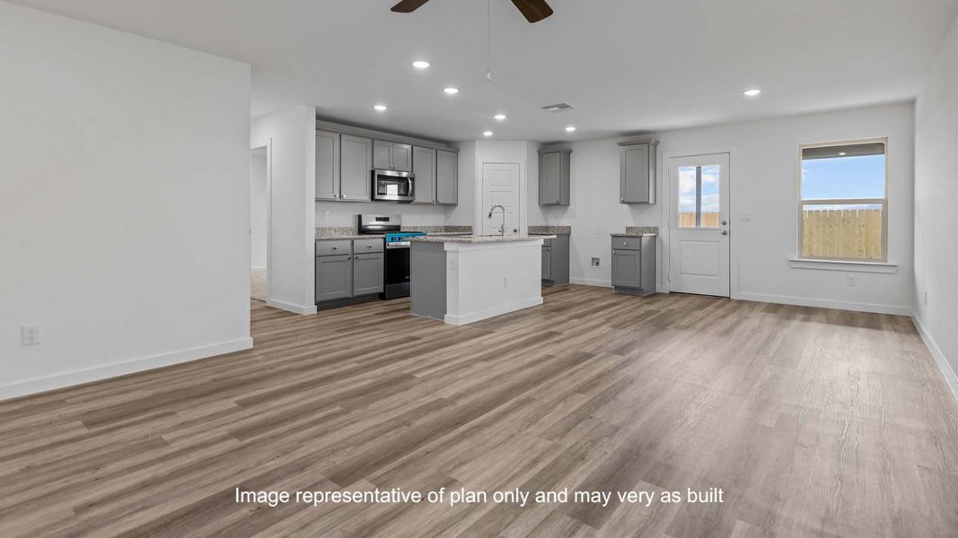 Spacious, unfurnished interior of a new home in Terra Vista, Lubbock (Image 16).