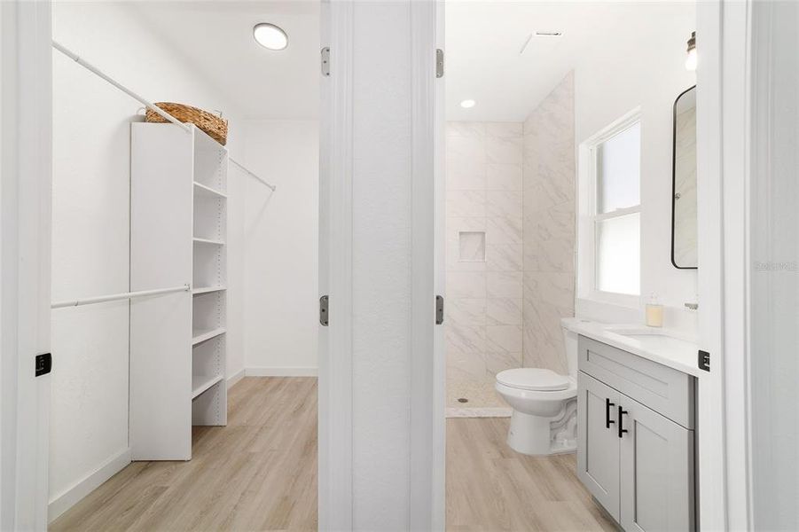 Furnished interior view inside a new home in , Ocala (Image 33).