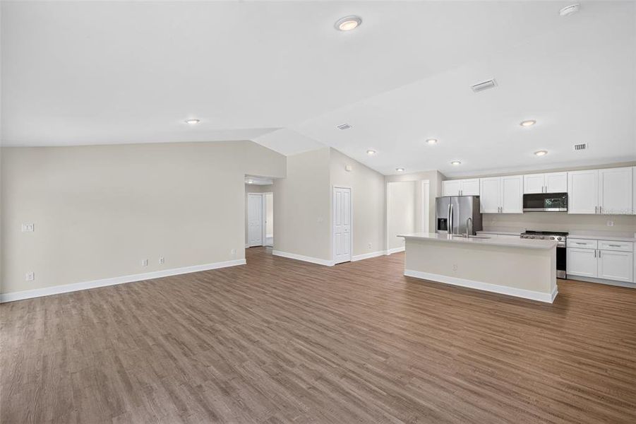 Spacious, unfurnished interior of a new home in , Port Charlotte (Image 23).