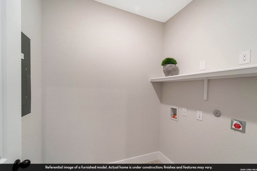 Spacious, unfurnished interior of a new home in Hennersby Hollow, San Antonio (Image 19).