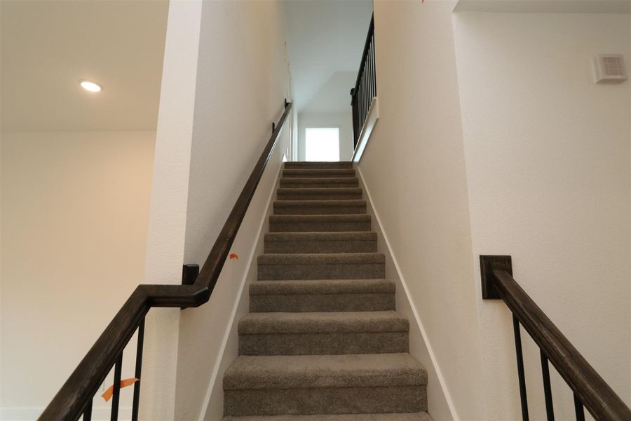 Spacious, unfurnished interior of a new home in Lago Mar, Santa Fe (Image 26).