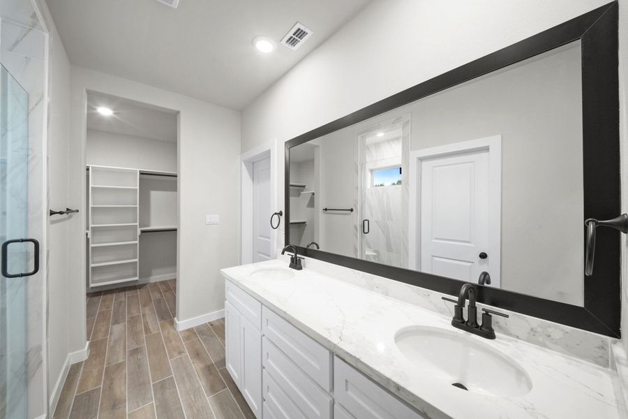 Furnished interior view inside a new home in Alberta Heights, Edinburg (Image 12).