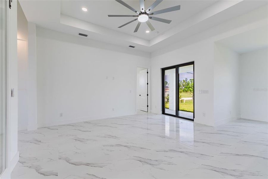 Spacious, unfurnished interior of a new home in , Cape Coral (Image 41). Spacious, unfurnished interior of a new home in , Cape Coral (Image 41).