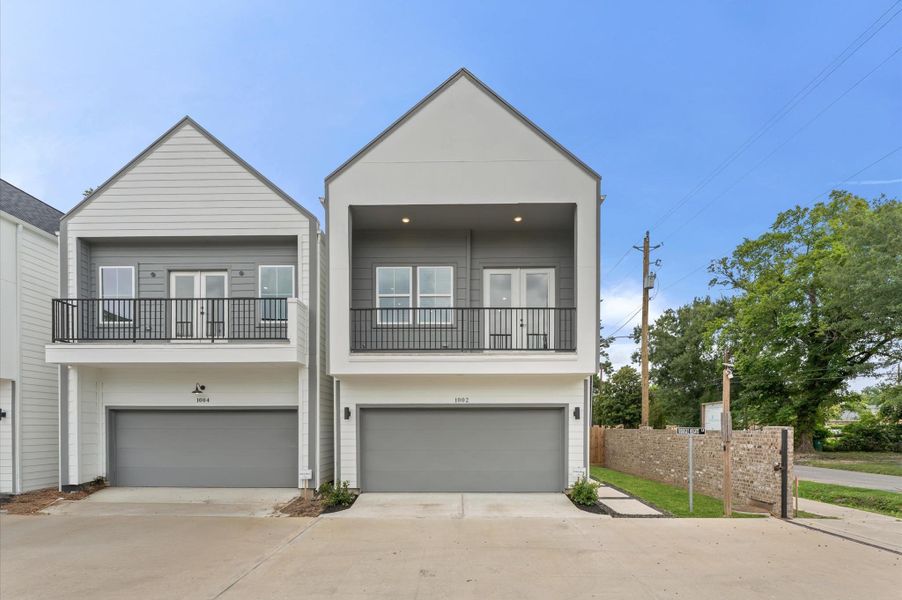 Front exterior of a new home in , Houston, TX, highlighting curb appeal (Image 20). Front exterior of a new home in , Houston, TX, highlighting curb appeal (Image 20).