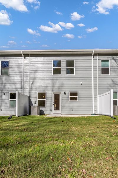 Exterior details and patio area of a home in Ironhorse, Dickson (Image 15).
