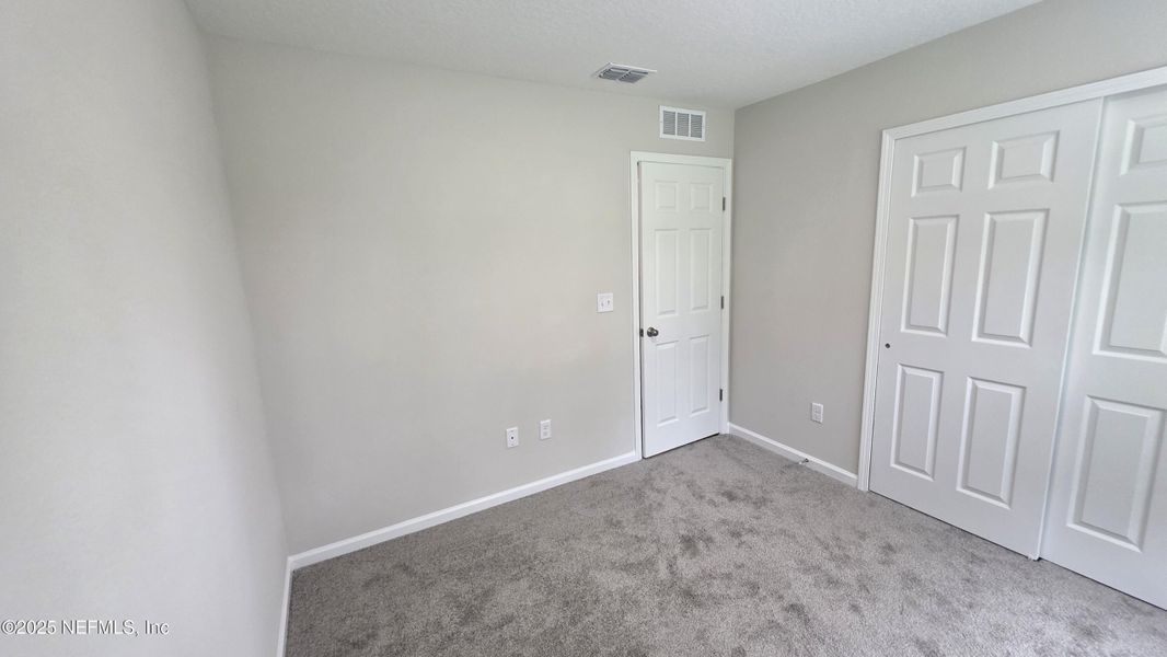 Spacious, unfurnished interior of a new home in , Jacksonville (Image 18).