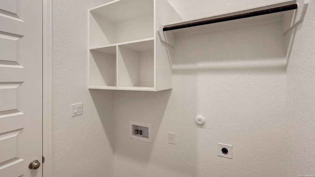 Close-up of interior finishes inside a home in Ladera, San Antonio (Image 14).