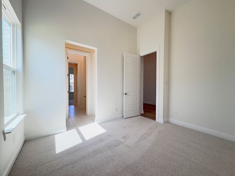 Spacious, unfurnished interior of a new home in Polo Ridge, Mesquite (Image 25).