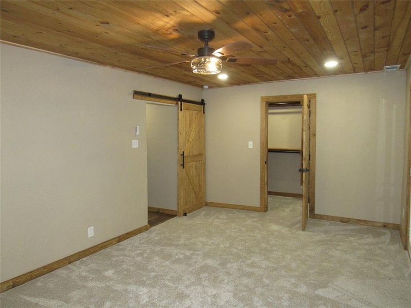Spacious, unfurnished interior of a new home in , Gainesville (Image 12).