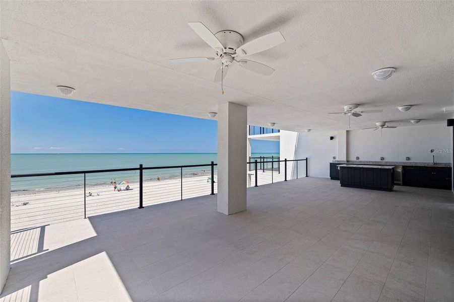 Spacious, unfurnished interior of a new home in , Madeira Beach (Image 16).