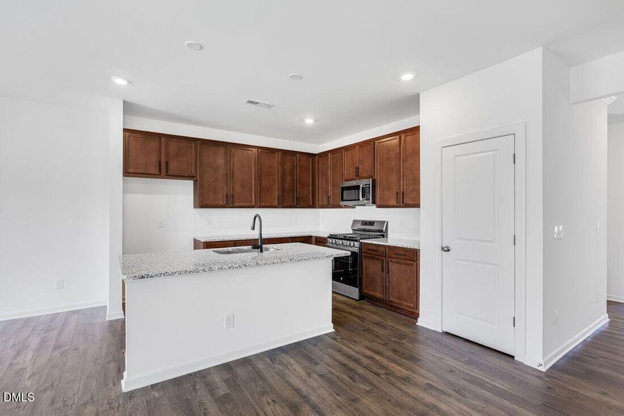 hj-nc-raleigh-magnolia-sage-lot-65-kitch