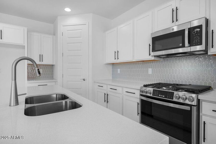 hj-az-phoenix-asante-vista-ellington-lot