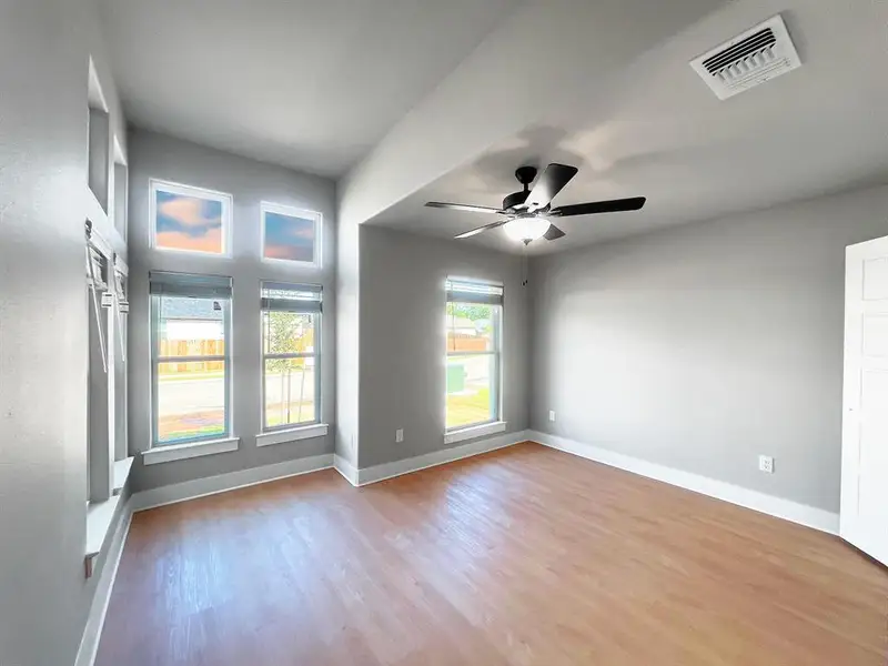 Spacious, unfurnished interior of a new home in Washington Meadows, Sherman (Image 12). Spacious, unfurnished interior of a new home in Washington Meadows, Sherman (Image 12).