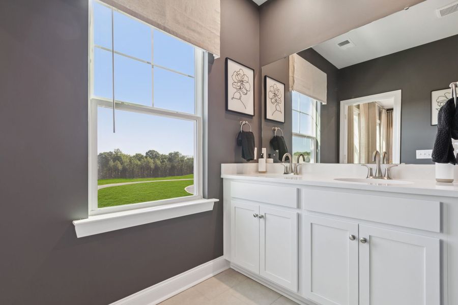 En-Suite Bath En-Suite Bath