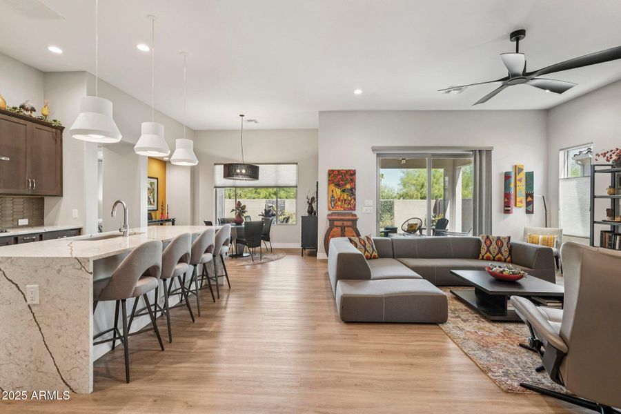 10-web-or-mls-W La Reata Ave-S1709-010