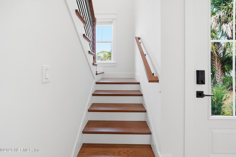 Spacious, unfurnished interior of a new home in , Jacksonville Beach (Image 27).