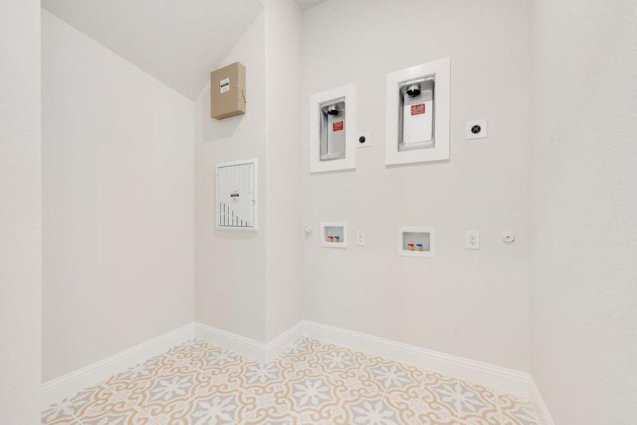 Spacious, unfurnished interior of a new home in South Pointe, Mansfield (Image 44).