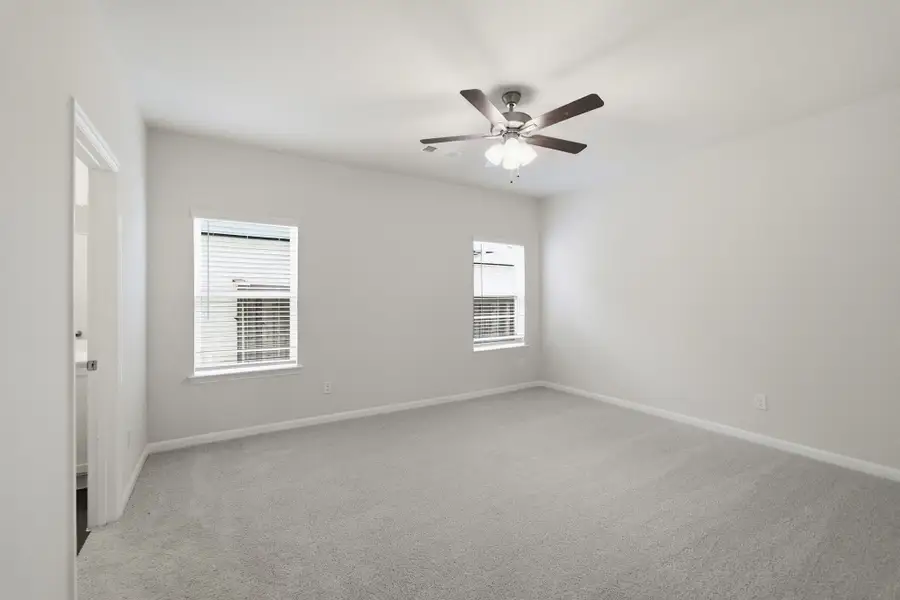 Spacious, unfurnished interior of a new home in La Terra, Celina (Image 27).