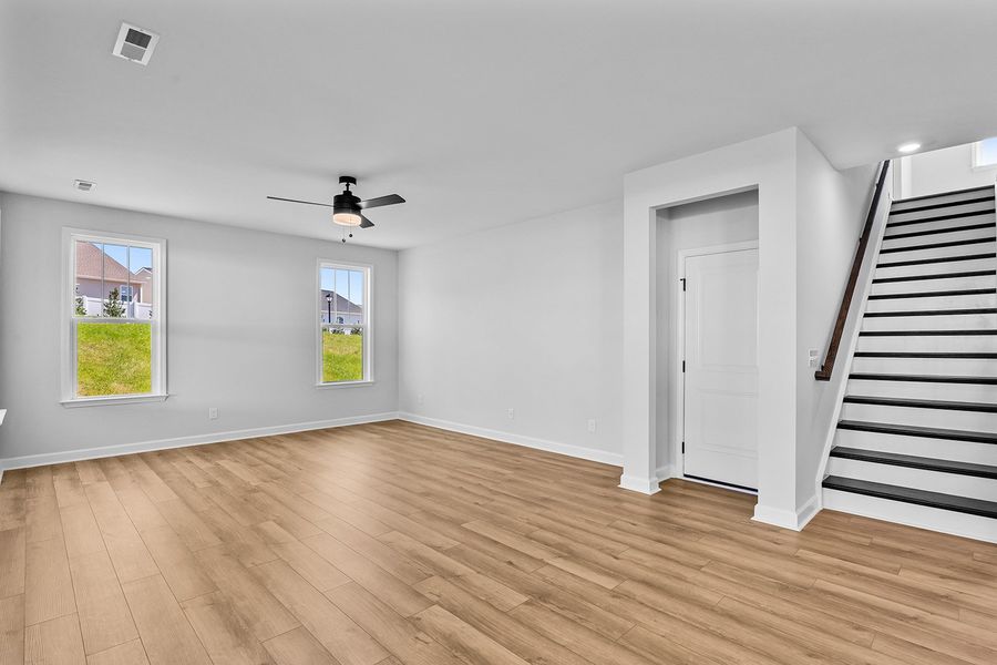 Spacious, unfurnished interior of a new home in Hanes Lake, Winston-Salem (Image 23).
