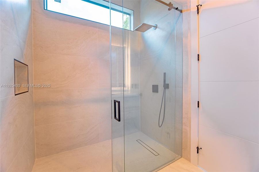 Close-up of interior finishes inside a home in , Pinecrest (Image 21). Close-up of interior finishes inside a home in , Pinecrest (Image 21).