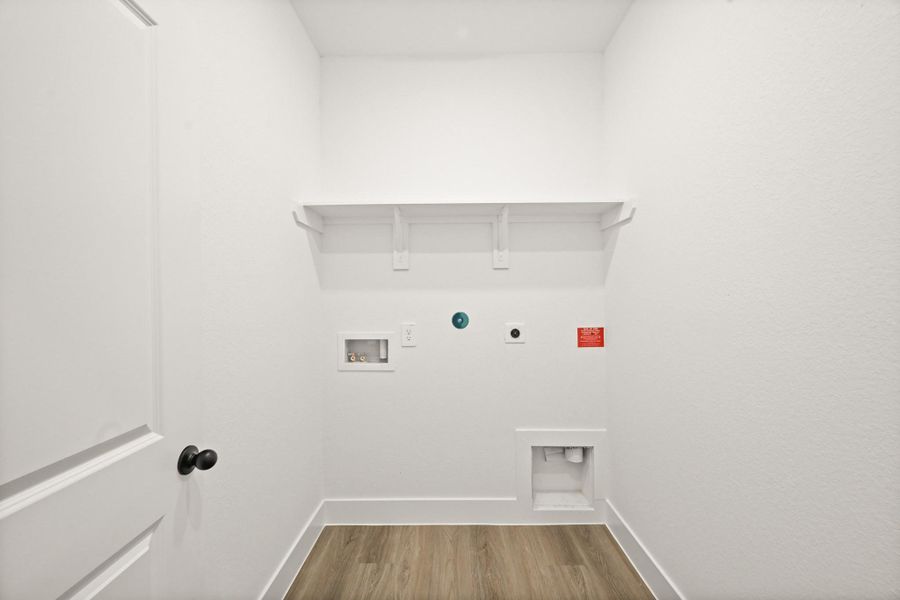 Spacious, unfurnished interior of a new home in Chapel Lakes, Montgomery (Image 26).