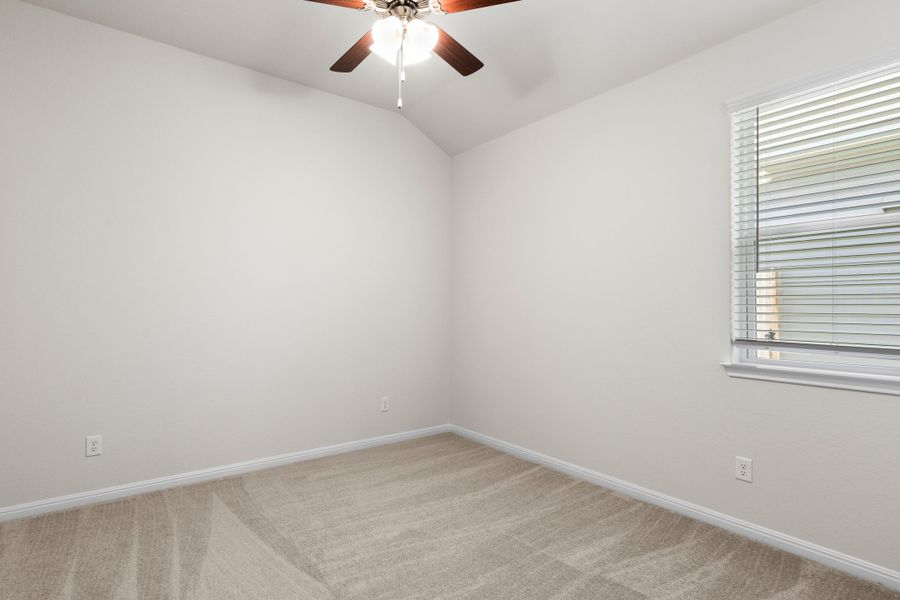 Spacious, unfurnished interior of a new home in Veranda: Classic, San Antonio (Image 10).