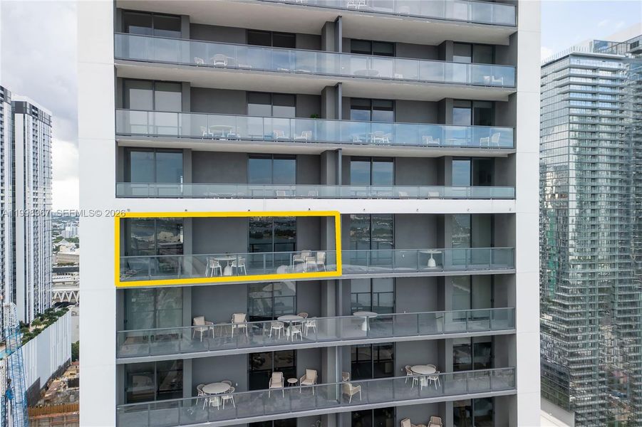 Condo located in Miami, FL showcasing its design and architecture (Image 32).