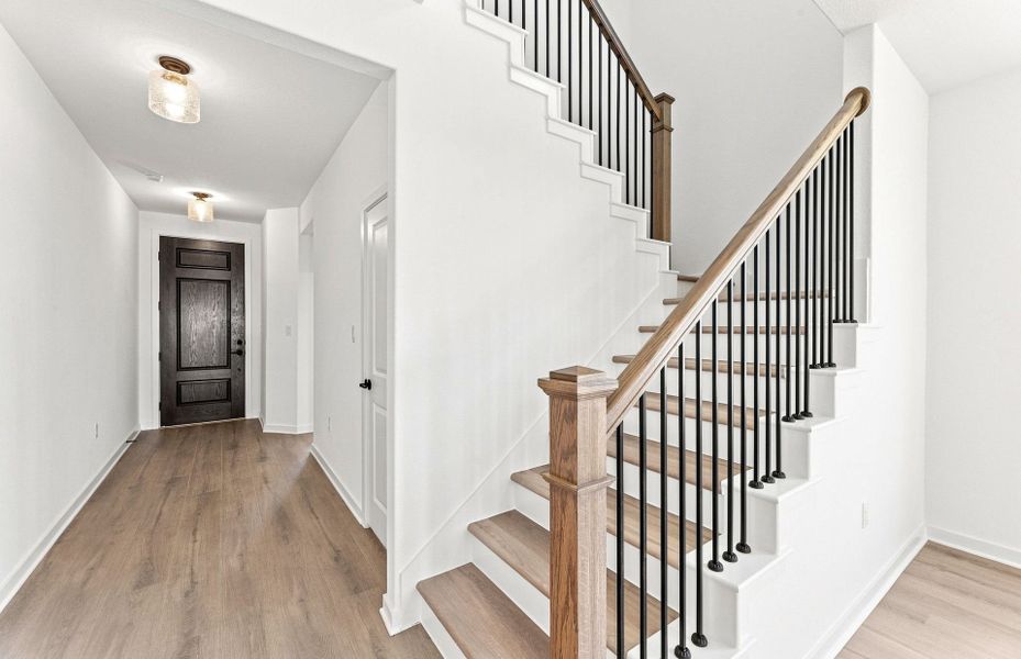 Spacious, unfurnished interior of a new home in Kuempel Farms, Pflugerville (Image 55).