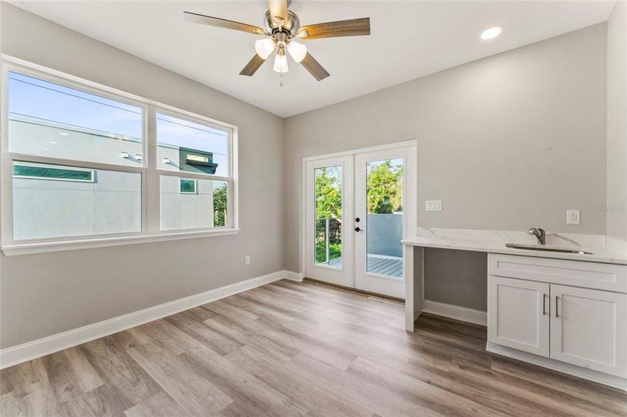 Spacious, unfurnished interior of a new home in , Tampa (Image 15).