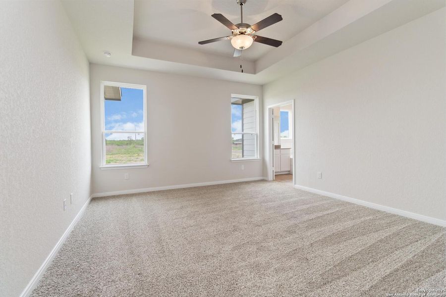 Spacious, unfurnished interior of a new home in Lonesome Dove, San Antonio (Image 15).