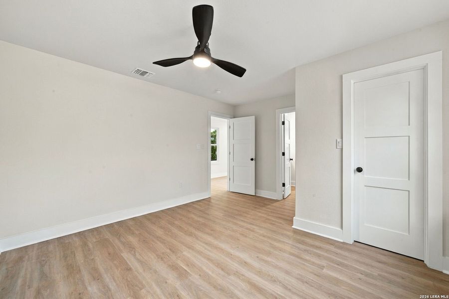 Spacious, unfurnished interior of a new home in , San Antonio (Image 22).