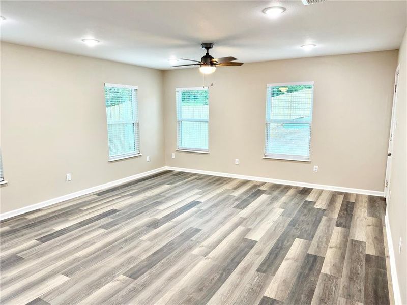 Spacious, unfurnished interior of a new home in , Gladewater (Image 17).