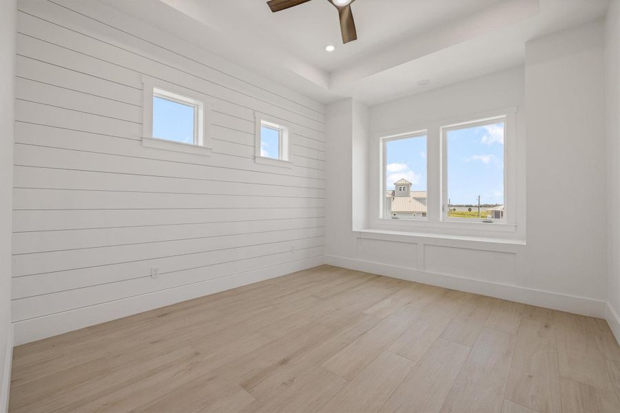Spacious, unfurnished interior of a new home in , Galveston (Image 42).