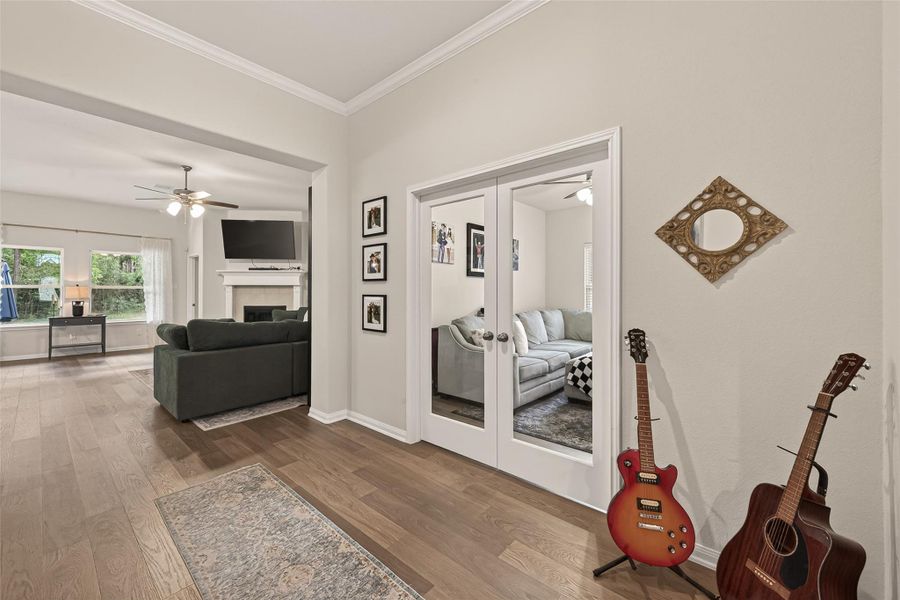 Furnished interior view inside a new home in , Willis (Image 17).