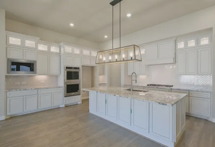 Plan 5039 kitchen - 2 of 10