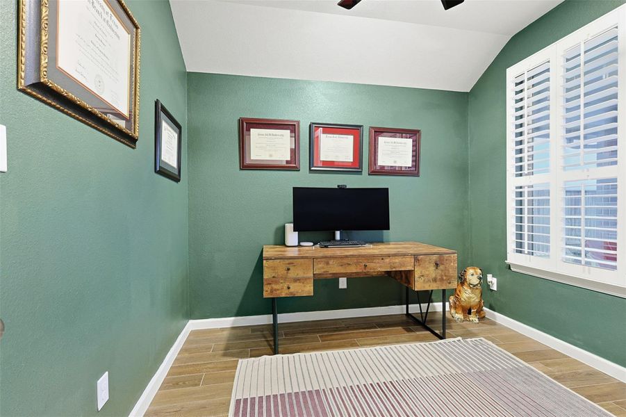 Furnished interior view inside a new home in Meridiana 40'/45', Manvel (Image 18). Furnished interior view inside a new home in Meridiana 40'/45', Manvel (Image 18).