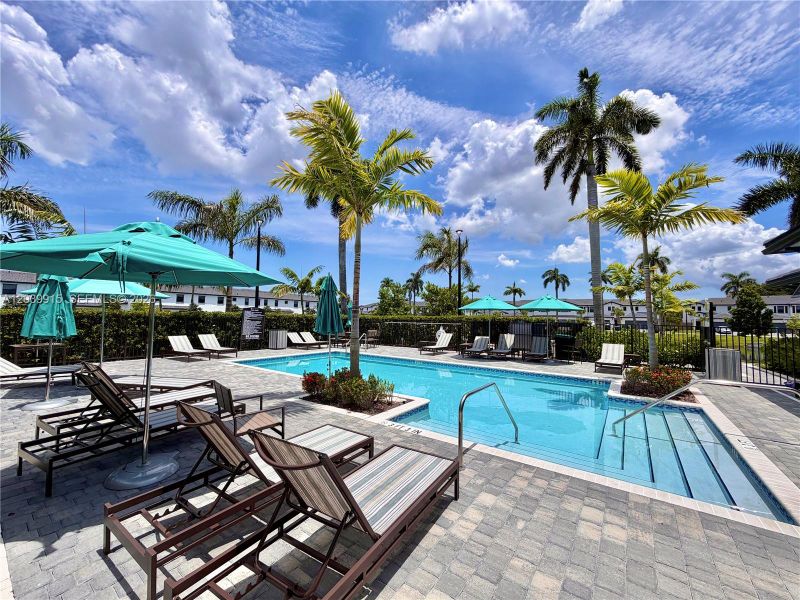 Community amenities in , Dania Beach (Image 33).