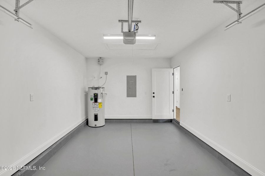 Spacious, unfurnished interior of a new home in , St. Augustine (Image 27).