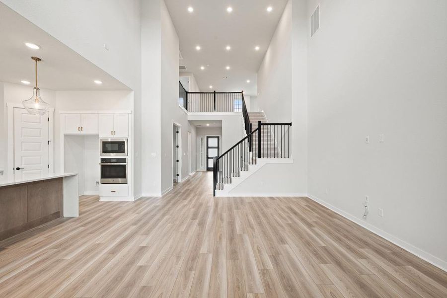 Spacious, unfurnished interior of a new home in Lagos Reserve, Manor (Image 19). Spacious, unfurnished interior of a new home in Lagos Reserve, Manor (Image 19).