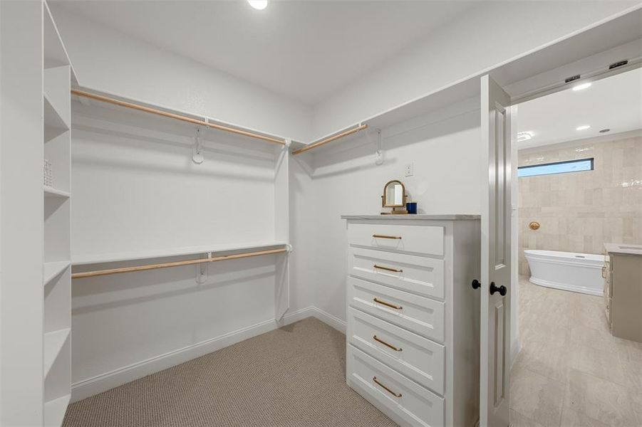 Image 34 of a home in .