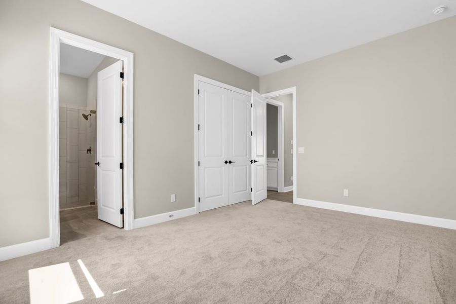 Spacious, unfurnished interior of a new home in Esplanade at Starling, Punta Gorda (Image 14). Spacious, unfurnished interior of a new home in Esplanade at Starling, Punta Gorda (Image 14).