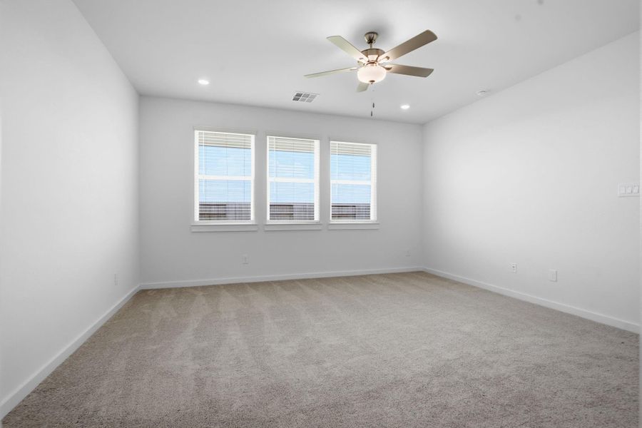 Spacious, unfurnished interior of a new home in , Rosharon (Image 21).