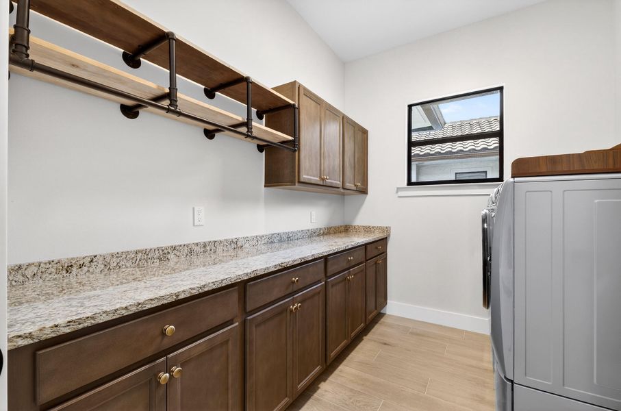 CM MEDIA-11 CM MEDIA-11