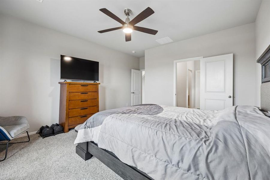 Furnished interior view inside a new home in River's Edge, Fort Worth (Image 26).