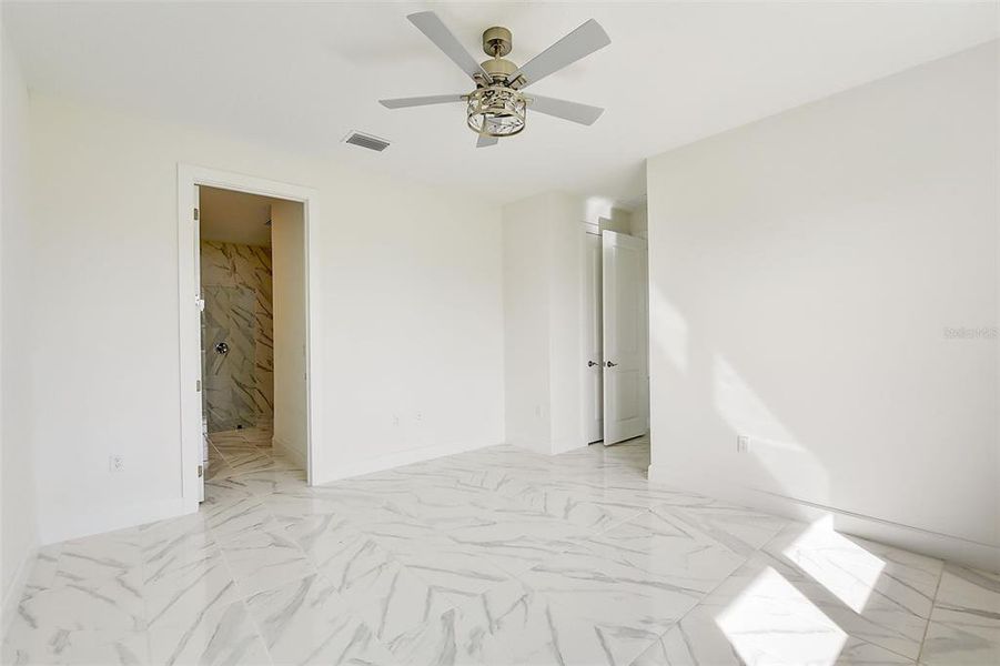 Spacious, unfurnished interior of a new home in , Apopka (Image 42).