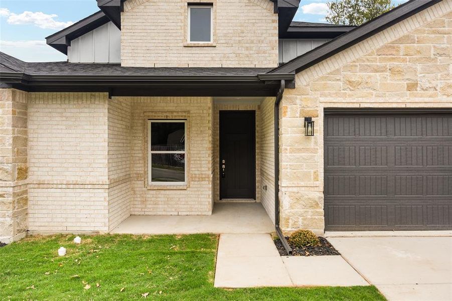 Exterior details and patio area of a home in , Fort Worth (Image 24).