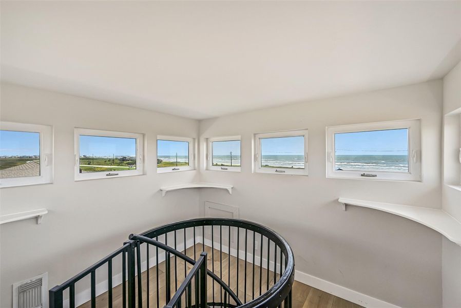 Perched above the home, the observatory cupola delivers breathtaking 360 degree views of the Gulf, bay, and coastline. It is the perfect setting for sunrise coffee, sunset cocktails, or peaceful stargazing.